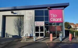 tile giant 600x370 2